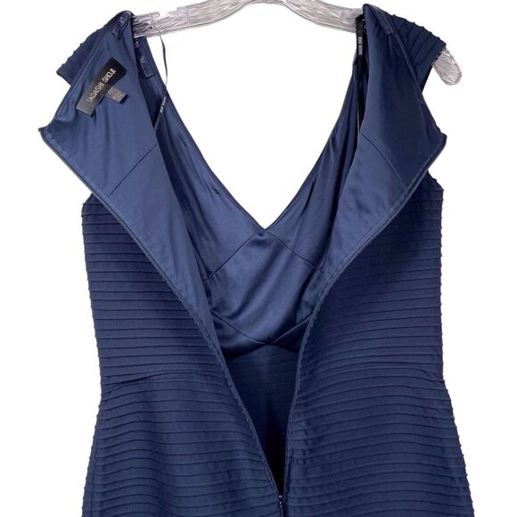 Tadashi Shoji Navy Pintuck Jersey Cocktail Dress Size Small V-Neck Mesh Hem NWT - Picture 12 of 15